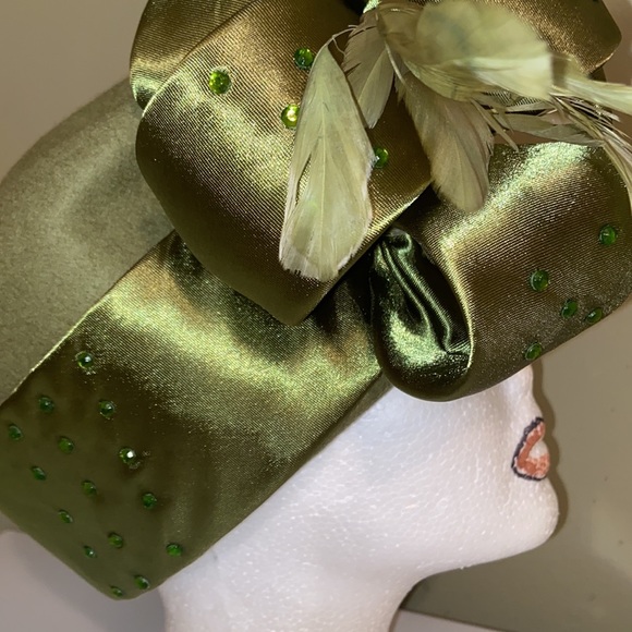 Beautiful NWT Olive Green Satin and Wool Church Dress Hat - Picture 7 of 10
